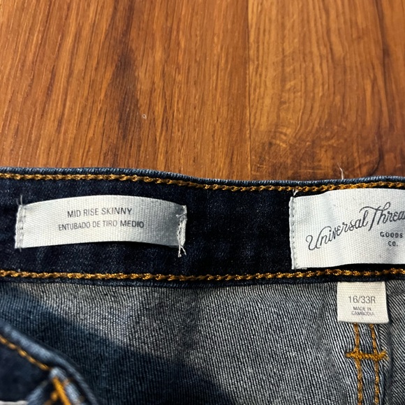 Universal thread - Picture 3 of 3